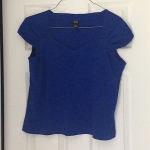Cute blue top